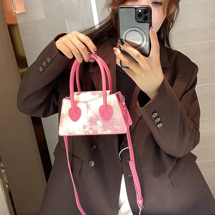 Niche design crocodile pattern bag for women 2024 summer new style versatile small square bag mini shoulder crossbody bag