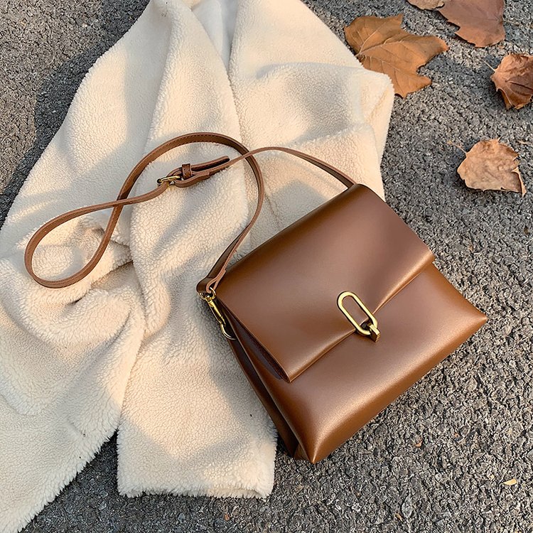 Niche design bag new fashion versatile ins crossbody bag autumn and winter fashion shoulder bag women's small square bag