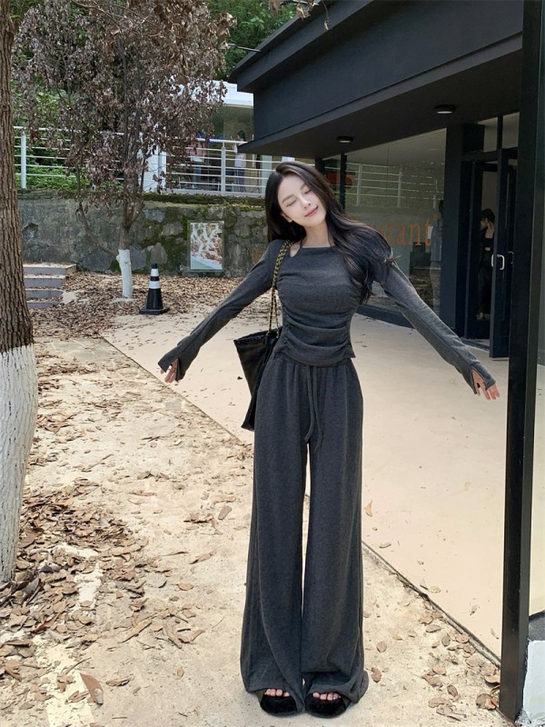 Soft waxy suit for hot girls, fashionable slim long-sleeved T-shirt + high-waisted wide-leg pants, new autumn and winter style