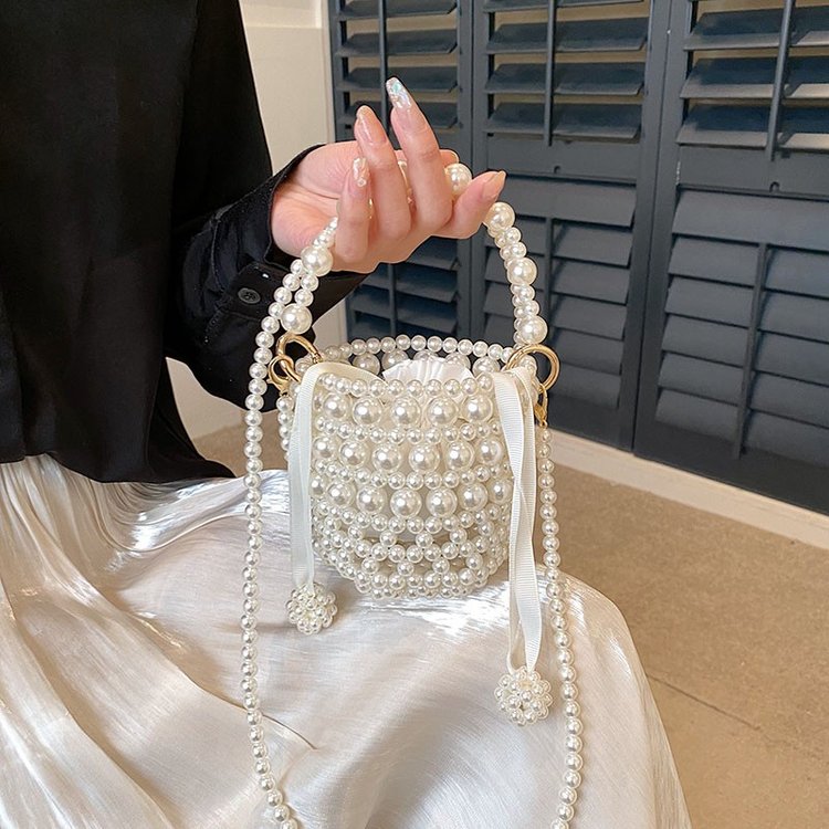 Little Fairy Bag 2024 Fashionable Sweet Little Fragrance Style Braided Pearl Handbag Trend Crossbody Hollow Bag