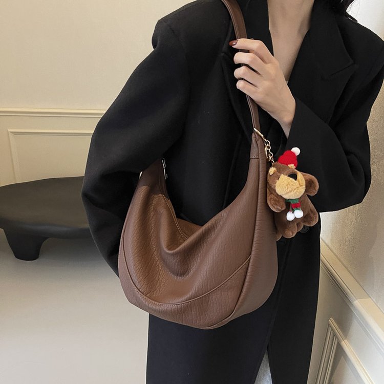 Casual soft-surface large-capacity bag for women 2024 new autumn retro simple crossbody bag commuter shoulder dumpling bag