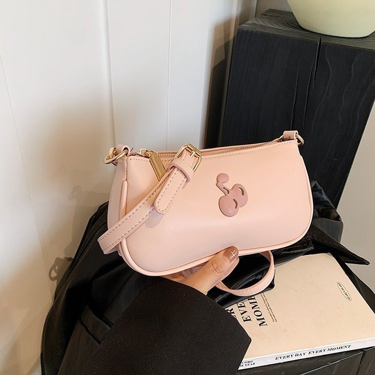 High-end fashion chain armpit bag women's new 2024 spring and summer fashion single shoulder small square bag commuter crossbody bag