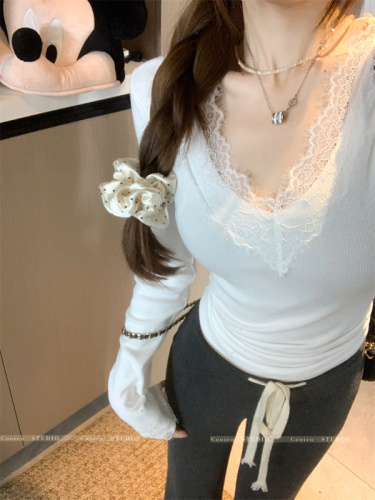 White lace bottoming shirt for women autumn and winter new style brushed slim knitted top