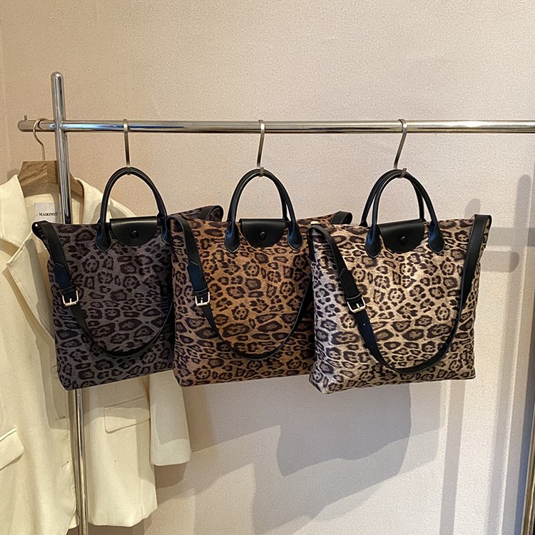 Fashion Commuting Large Capacity Leopard Print Bag Women's 2024 New Autumn and Winter Versatile Crossbody Bag Handheld Tote Bag