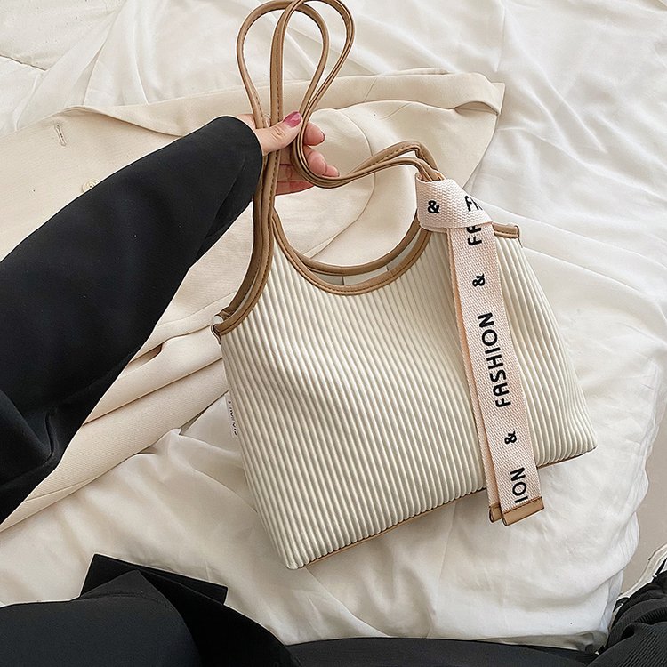 Cross-border Internet celebrity bags for women, new style, trendy summer texture, fashionable shoulder armpit bag, versatile bucket bag for outings