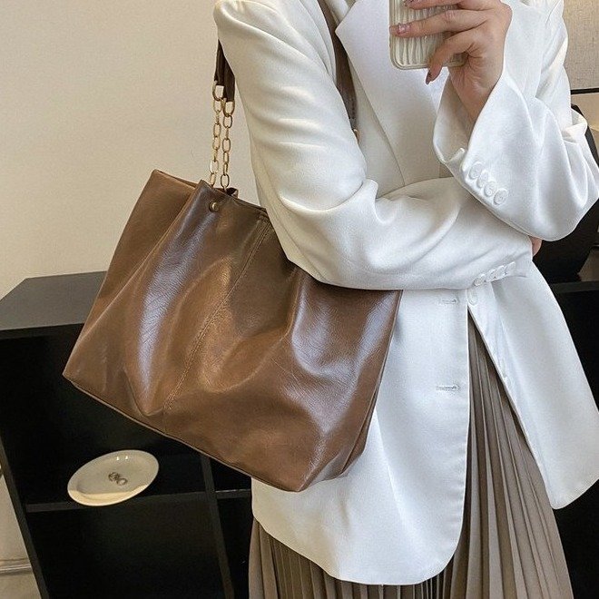 High-end texture commuter large-capacity bag summer new women's bag popular shoulder bag casual tote bag