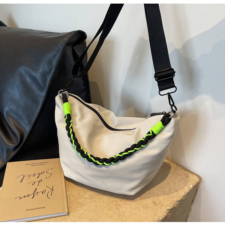 Nylon bag women's large capacity new shoulder crossbody bag Korean style high-end commuter tote bag