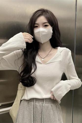 V-neck knitted bottoming shirt with slim-fit hot girl polo-neck long-sleeved top for women