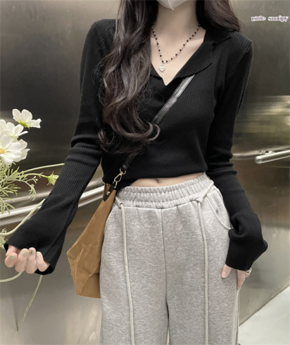 V-neck knitted bottoming shirt with slim-fit hot girl polo-neck long-sleeved top for women