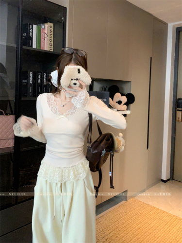 Korean lace spliced ​​bow base + versatile thickened busty wide-leg pants + yellow sweater jacket