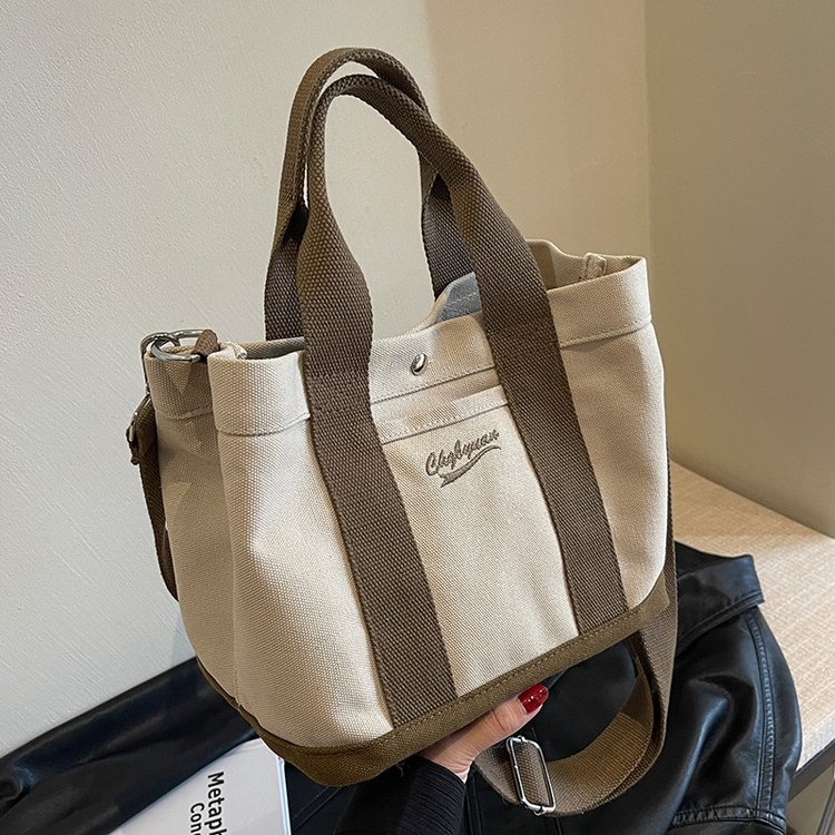Japanese style lightweight handbag for women when going out Korean style new fashion canvas handbag lunch box bag single shoulder crossbody bag