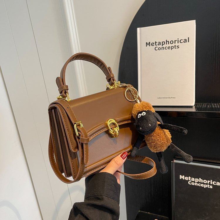 High-end textured retro small bag for women in autumn and winter new internet celebrity hot style versatile crossbody bag super popular small square bag