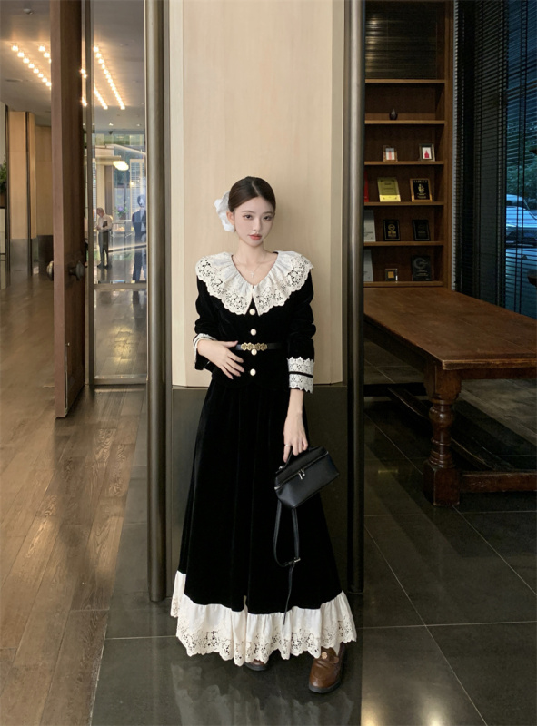 French Hepburn style lace spliced ​​black velvet top + lace skirt two-piece set