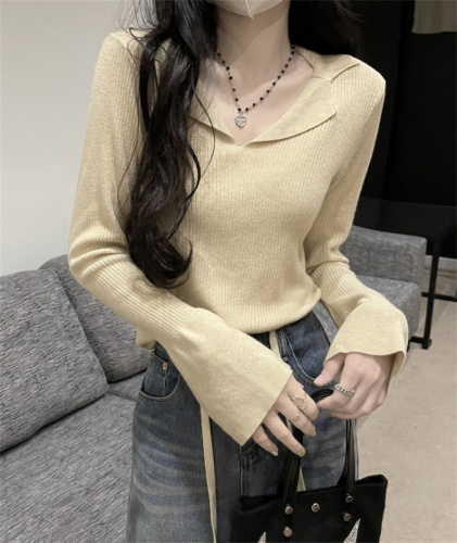 V-neck knitted bottoming shirt with slim-fit hot girl polo-neck long-sleeved top for women