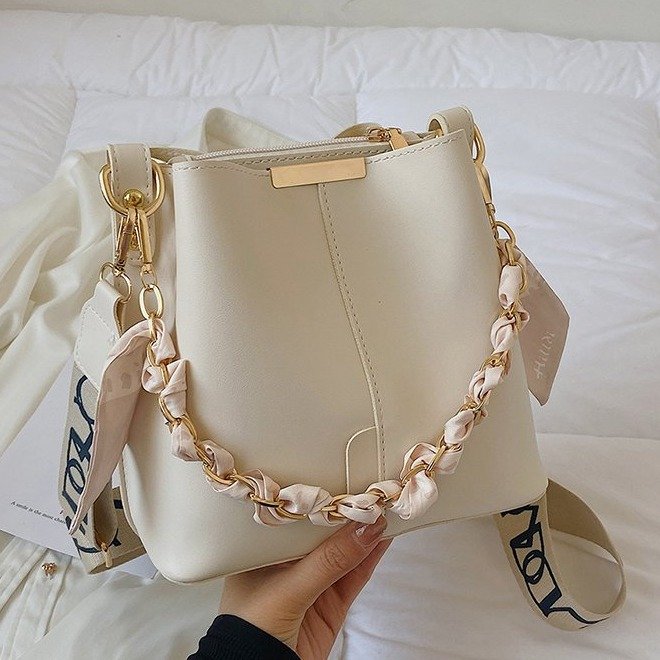 Popular large-capacity bucket bag for women summer new fashion crossbody bag niche casual commuter shoulder bag