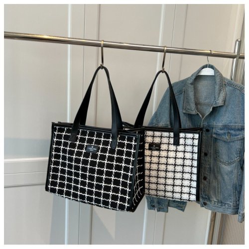 Plaid commuter armpit large capacity bag women's new fashion high-end tote bag niche shoulder bag