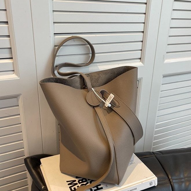 Large-capacity bag women's bag new fashion autumn and winter simple shoulder crossbody bag high-end mother-in-law bucket bag