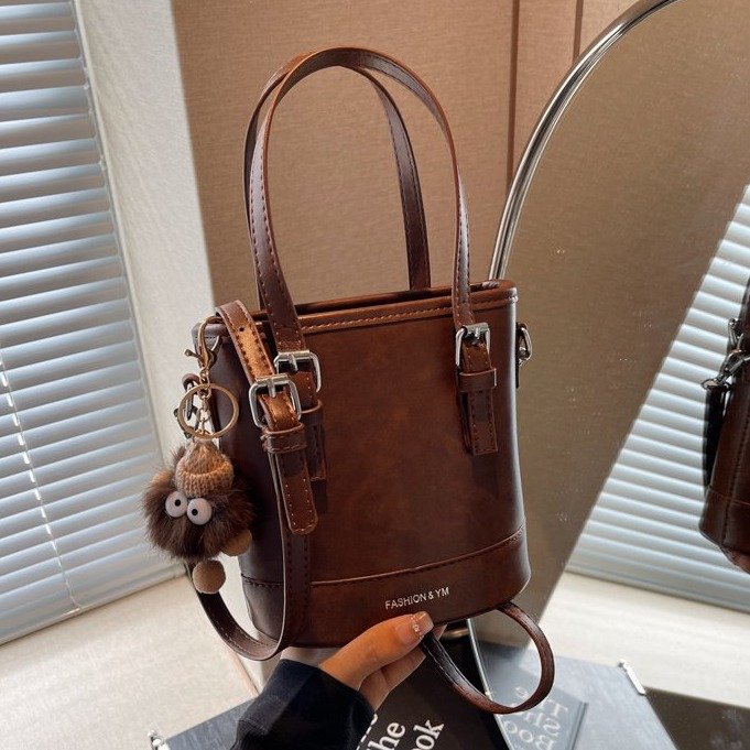 Cross-border high-looking fashion handbags, shoulder crossbody women's bags, large-capacity bucket bags, retro frosted handbags