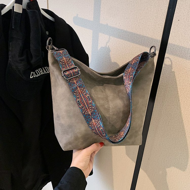 Summer new fashionable portable shoulder crossbody large capacity PU bag women's bag supports large wholesale and mixed batches