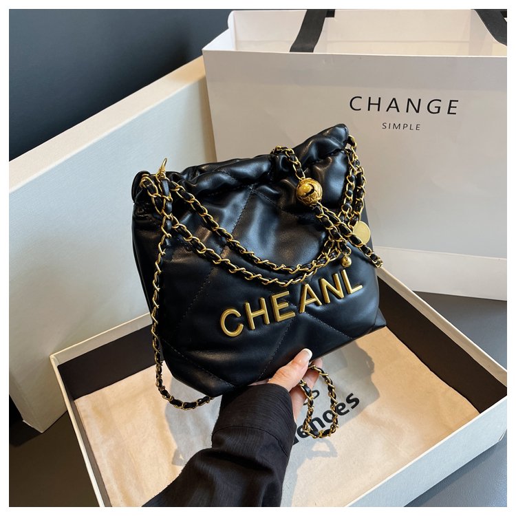 Small fragrant style rhombus chain bag for women summer new trendy fashion texture tote bag large capacity bucket bag