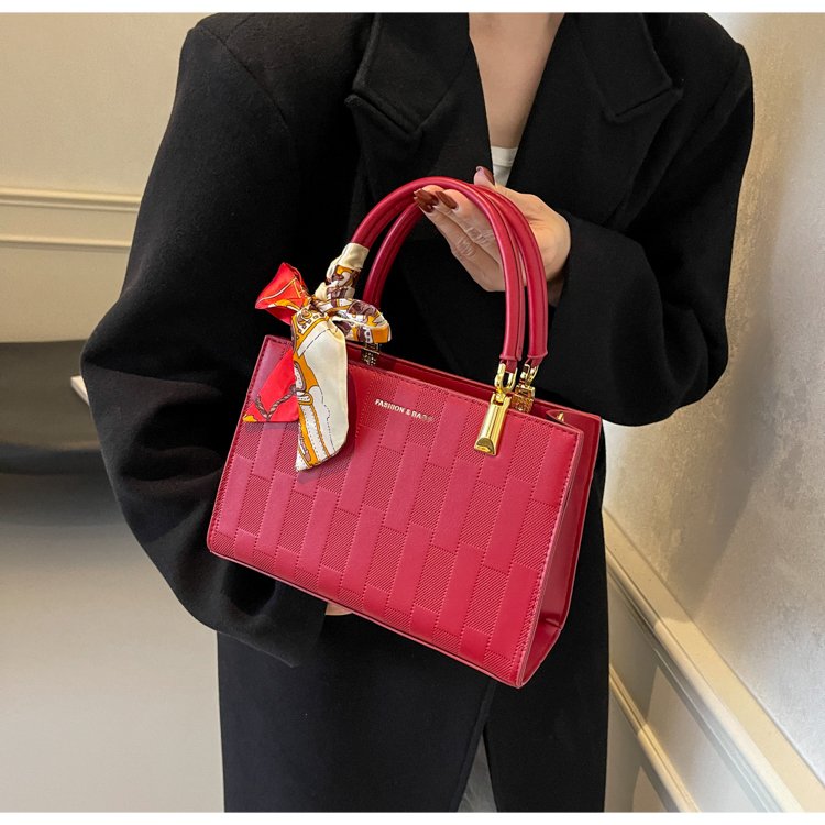 Red wedding bridal bag wedding bag high-end crossbody small bag women's bag 2024 new bridesmaid bag handheld small bag
