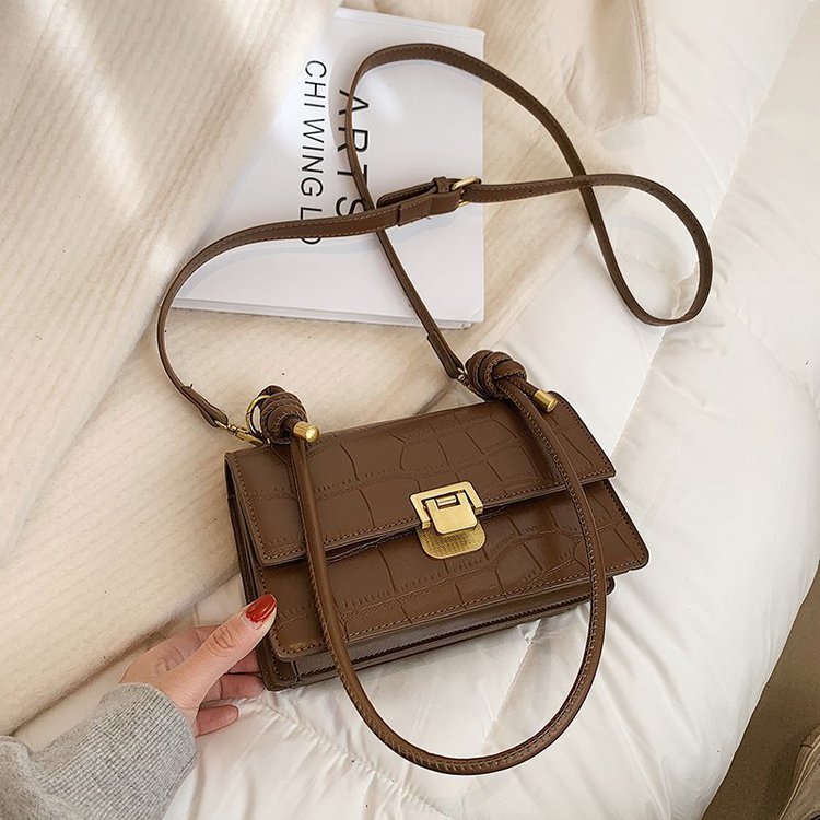 Korean handheld small bag for women spring and summer new fashion fashion small square bag simple texture versatile shoulder crossbody bag