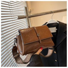 Retro small bag for women, autumn and winter trendy Korean style forest shoulder bag, simple texture, crossbody, western style small square bag