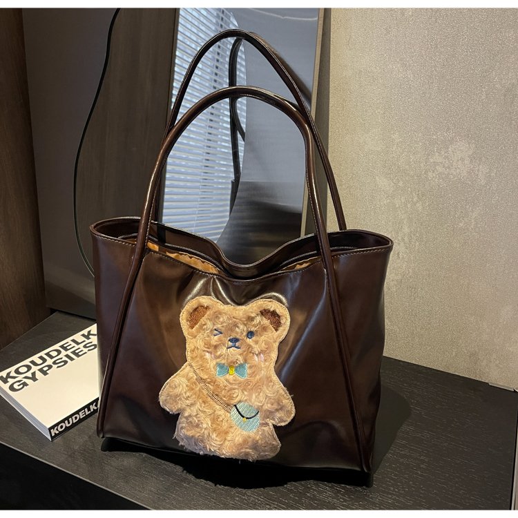 Retro Soft Leather Tote Bag Women's Large Capacity Versatile Fashion Handbag 2024 New Bear Commuting Shoulder Bag