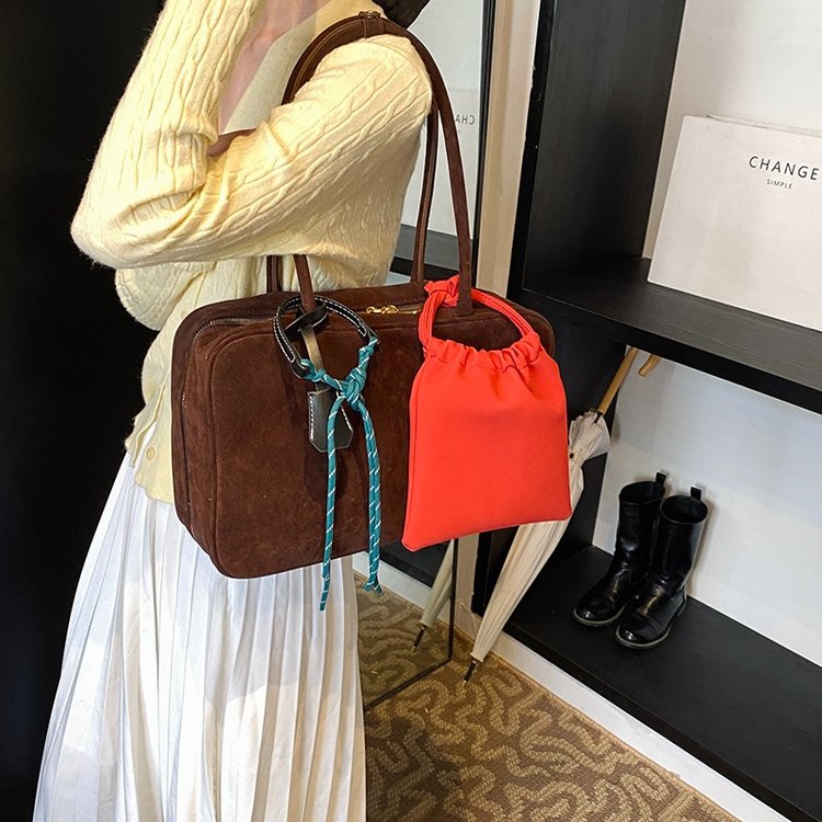 Autumn and winter large-capacity suede bag women's 2024 new retro commuter shoulder bag portable Boston bag
