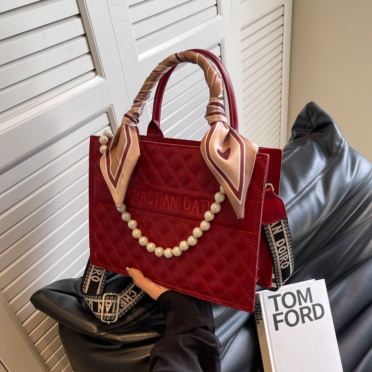 Red wedding bag 2024 new high-end portable wedding bag female bridal bag crossbody bag large capacity tote bag