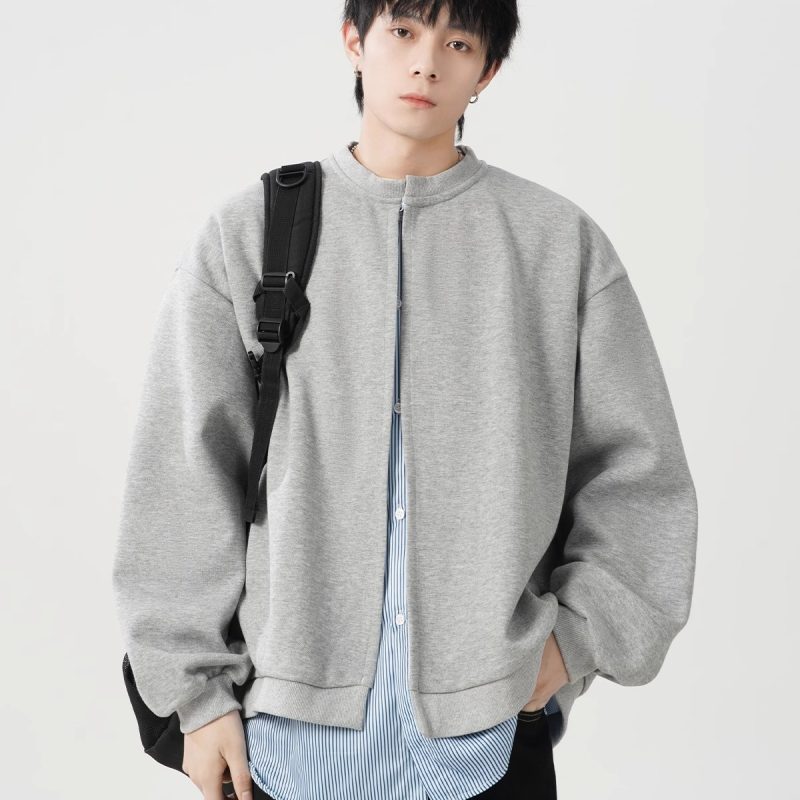 Internet picture of high-quality spliced ​​fake two-piece sweatshirt with loose design and loose pullover top.