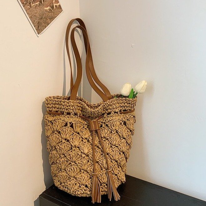 Large-capacity straw bag for women 2024 new versatile one-shoulder underarm bucket bag summer seaside vacation beach bag