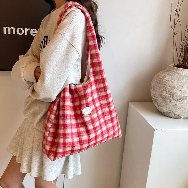 Korean style fashionable large-capacity underarm bag women's bag 2024 new autumn and winter popular plaid tote bag shoulder bag
