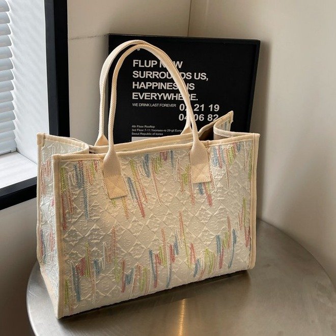 Casual bag women's large capacity 2024 new autumn fashionable and beautiful shoulder bag portable simple commuter tote bag