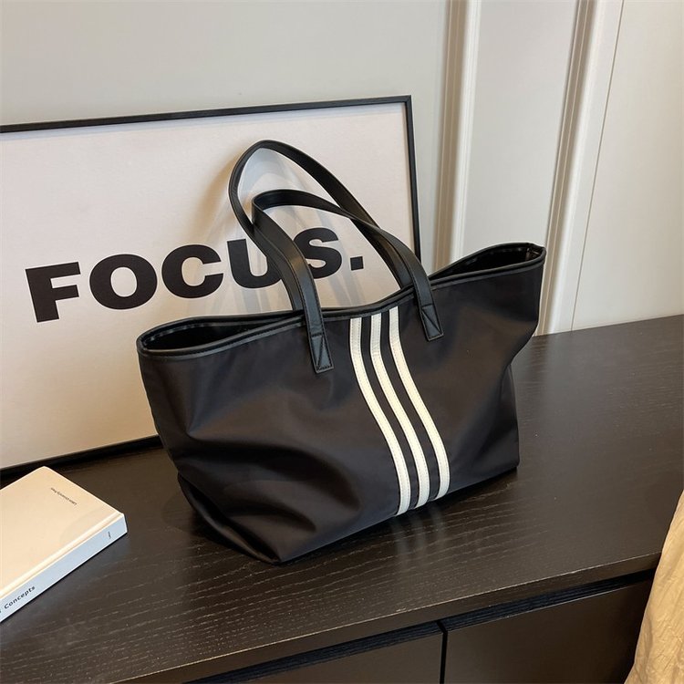Large-capacity cross-border bag women's new French high-end nylon tote bag versatile commuting casual armpit bag