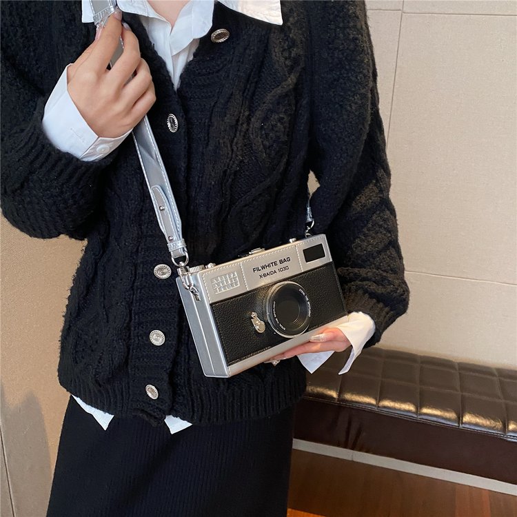 Personalized and creative mini camera bag, retro crossbody, versatile bag, niche box bag, fresh chain small square bag