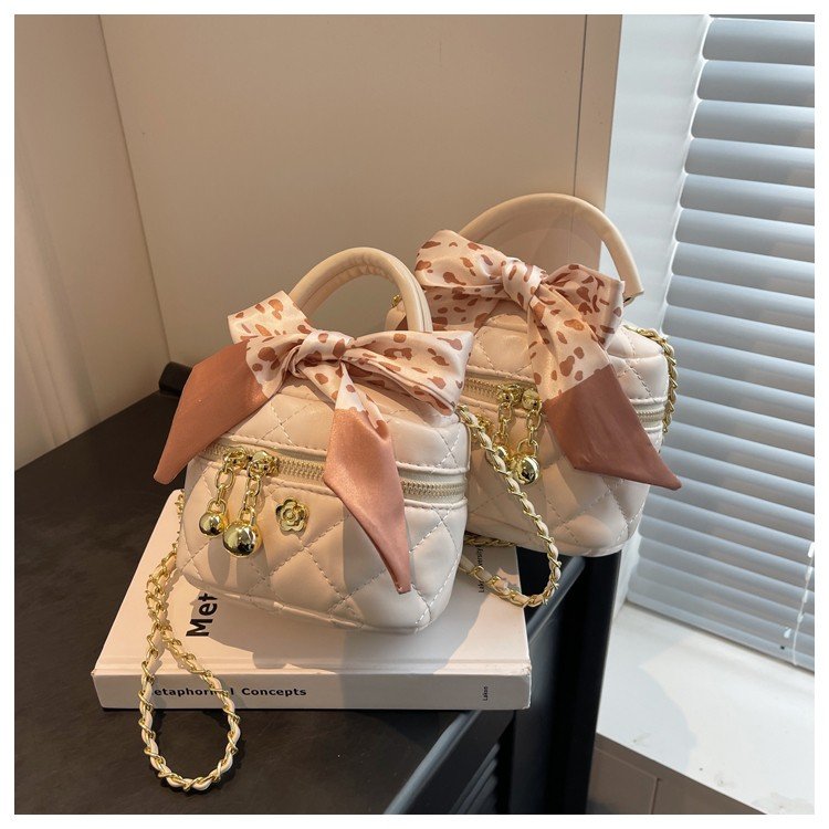 Xiaoxiangfeng bag ladies 2024 new fashion rhombus chain shoulder bag crossbody bag mini square bucket bag