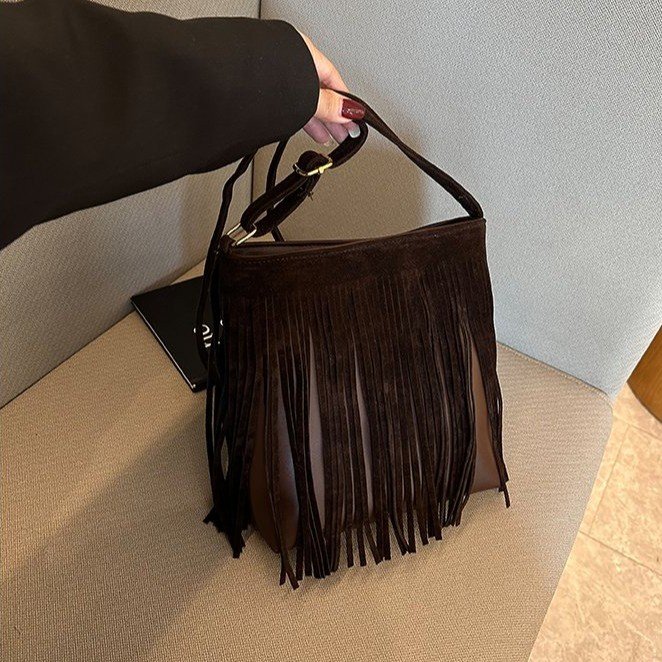 Foreign trade tassel large-capacity bag for women Korean version new women's bag simple and popular women's shoulder bag simple crossbody bag