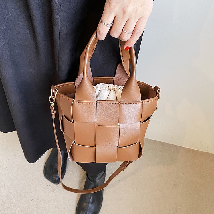 Internet celebrity ins mini women's small bag new trendy fashion woven crossbody bag portable bucket bag