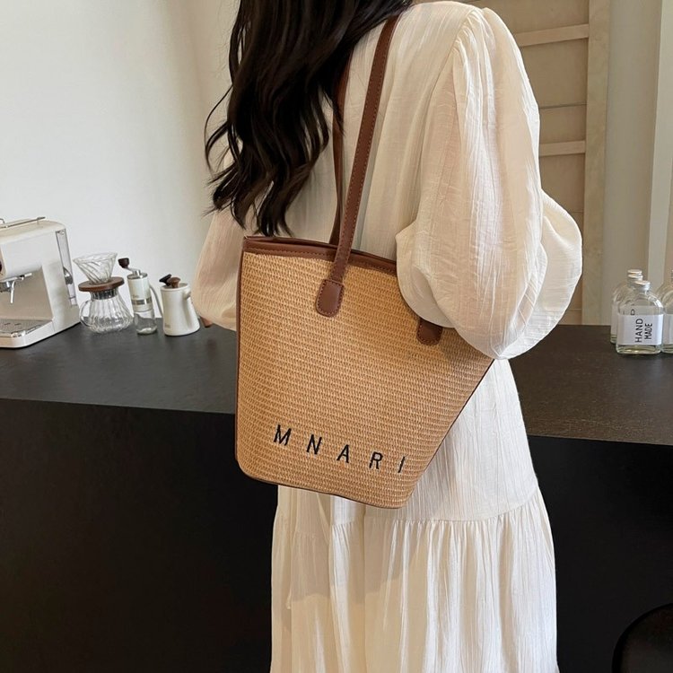 Large-capacity straw woven bag for women 2024 spring and summer new fashion woven shoulder armpit bag seaside vacation bucket bag