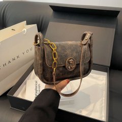 High-end textured retro small bag for women, new autumn and winter popular crossbody bag, fashionable and versatile, super popular small square bag