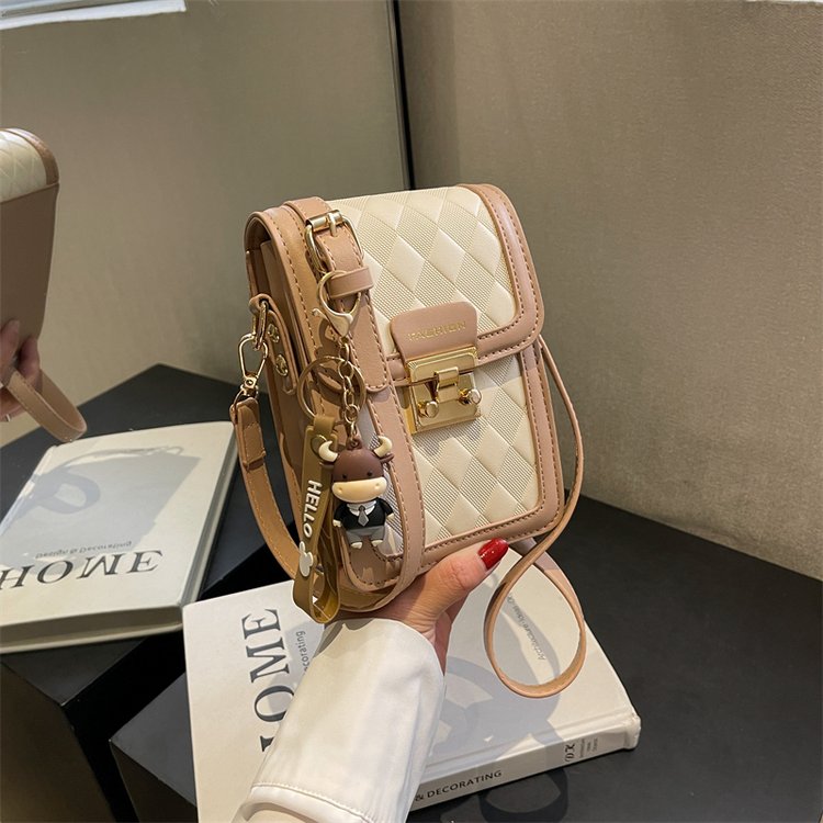 Spring fashion popular shoulder bag diamond bag women 2024 new style shoulder bag popular crossbody mobile phone bag