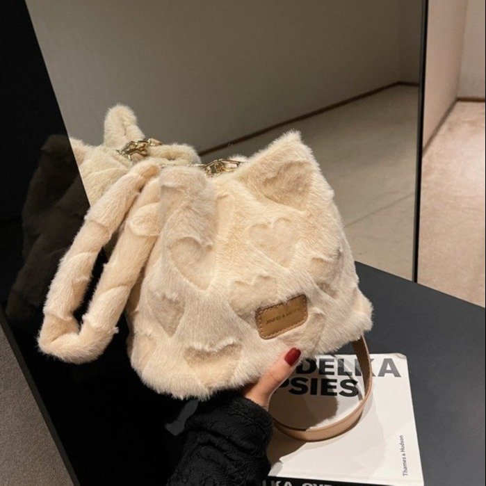 White furry small bag for women 2024 spring and summer new furry handbag fashion plush bucket bag crossbody bag