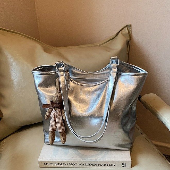Spring and summer Korean high-end large bag for women 2024 new versatile literary tote bag large capacity commuter shoulder bag
