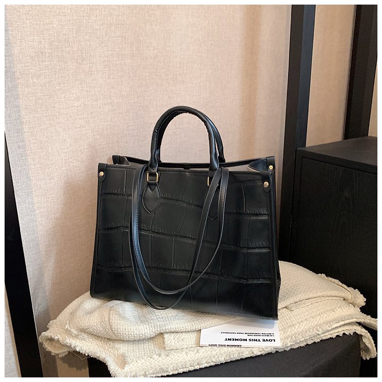 High-end large-capacity bag 2024 new women's bag autumn and winter popular popular shoulder bag fashion handheld tote bag