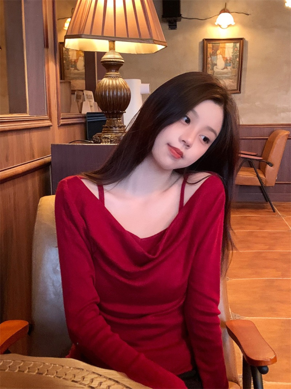 Off-shoulder long-sleeved sweater for women in fall, loose, versatile, niche and chic top