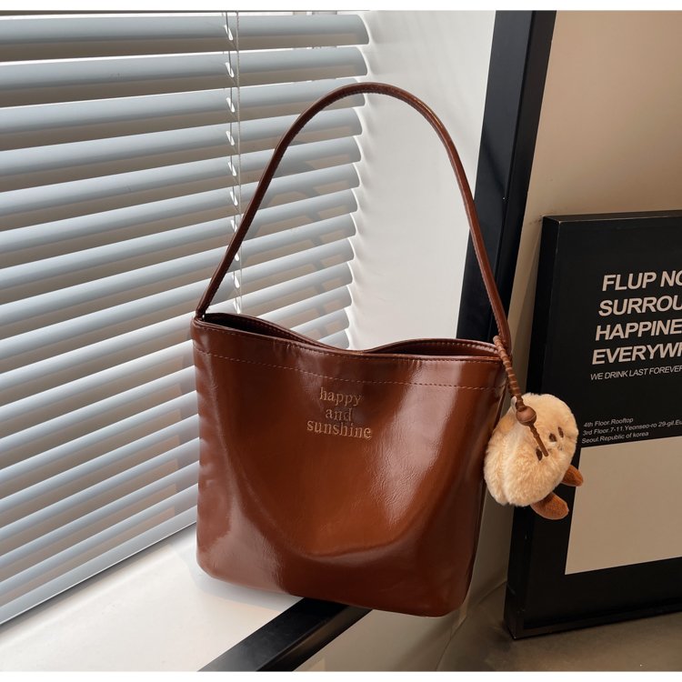 Underarm bag women's 2024 new niche high-end lightweight portable bucket shoulder bag