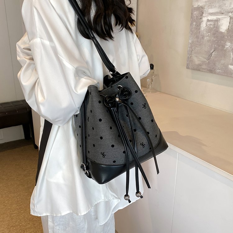 Korean style college style casual large capacity women's bag 2024 new polka dot print bucket bag fashionable backpack