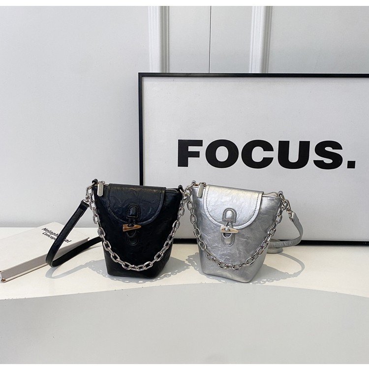 Summer niche fashion high-end French fries bag bucket bag 2024 new style foreign style versatile Korean version soft leather cross-body bag