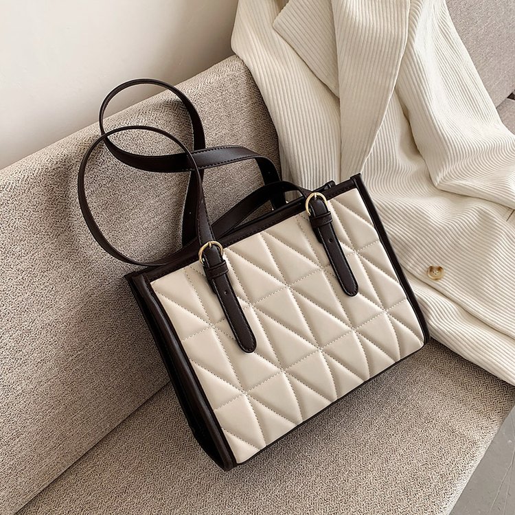 New high-end small bag for women, new trendy fashion internet celebrity shoulder bag, versatile ins style underarm bag